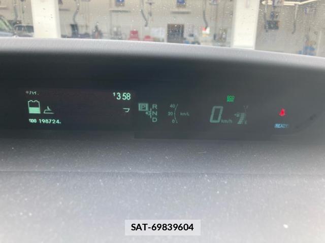 Toyota PRIUS 2011-08 7878912-23