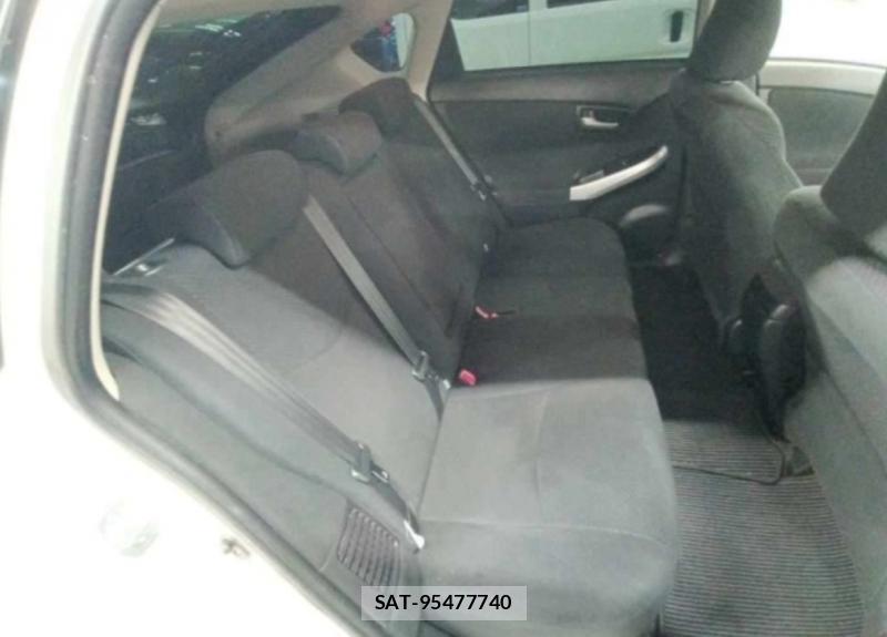Toyota PRIUS 2015-03 7329467-7