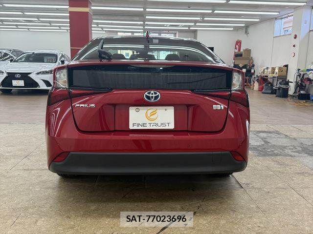 Toyota PRIUS 2019-03 7878860-17