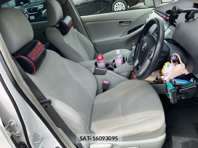 Toyota PRIUS 2012-04 7878910-13