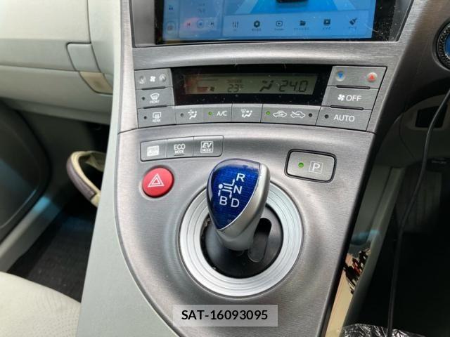 Toyota PRIUS 2012-04 7878910-17