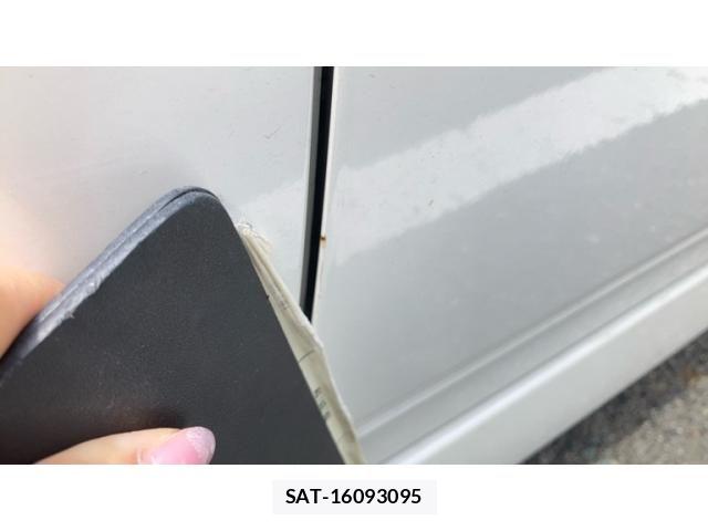 Toyota PRIUS 2012-04 7878910-23
