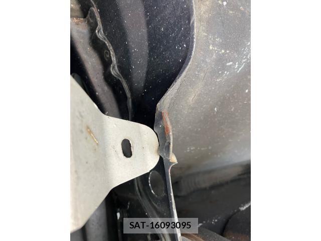 Toyota PRIUS 2012-04 7878910-25