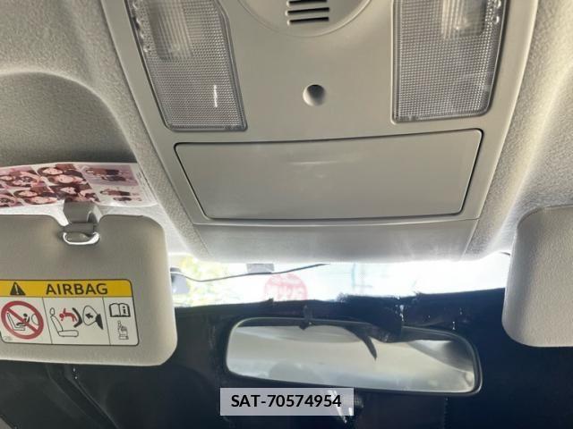 Toyota PRIUS 2014-03 7878887-25