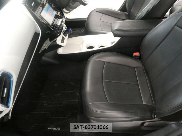 Toyota PRIUS 2018-07 7878844-15