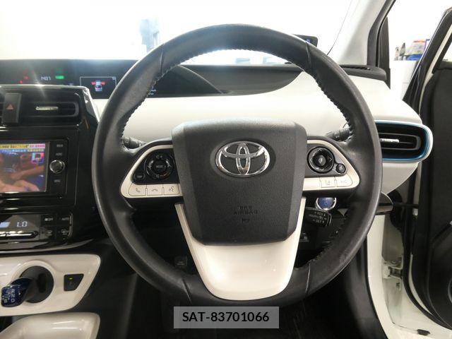 Toyota PRIUS 2018-07 7878844-20