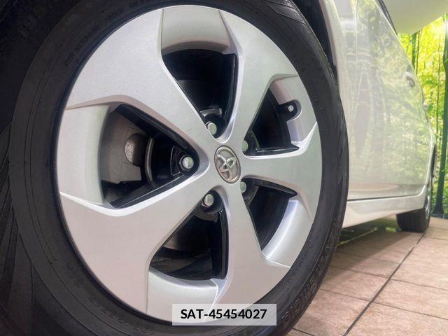 Toyota PRIUS 2014-01 7878884-12