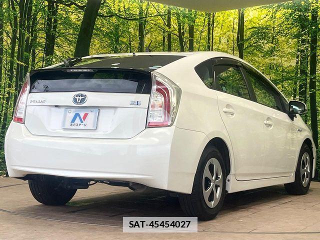 Toyota PRIUS 2014-01 7878884-16