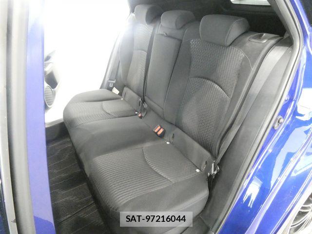 Toyota PRIUS 2018-08 7878863-18