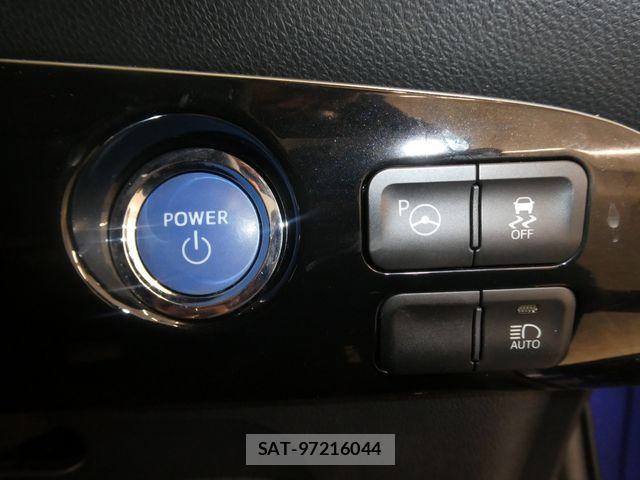 Toyota PRIUS 2018-08 7878863-21