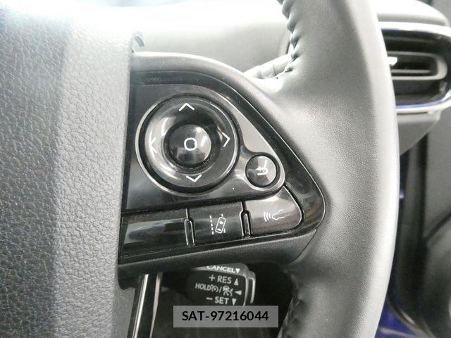 Toyota PRIUS 2018-08 7878863-22