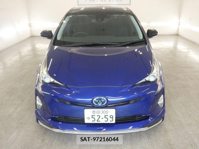 Toyota PRIUS 2018-08 7878863-3