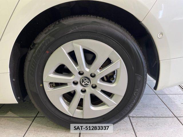 Toyota PRIUS 2017-06 7878851-12