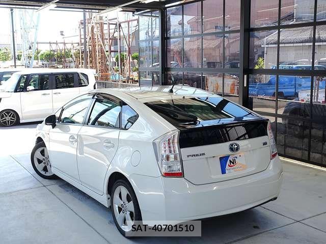 Toyota PRIUS 2010-12 7878904-15