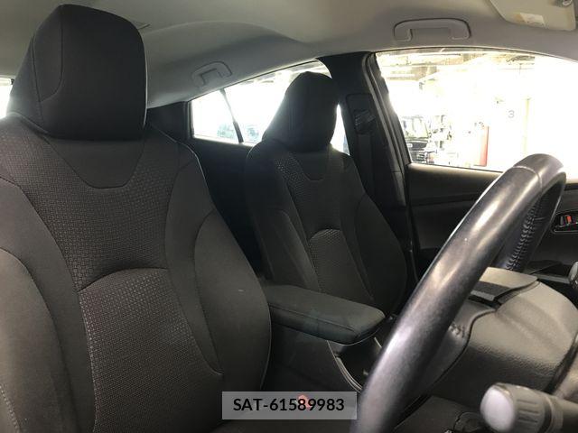 Toyota PRIUS 2020-09 7878839-11