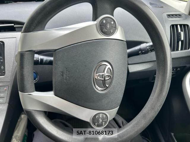 Toyota PRIUS 2012-02 7878915-14