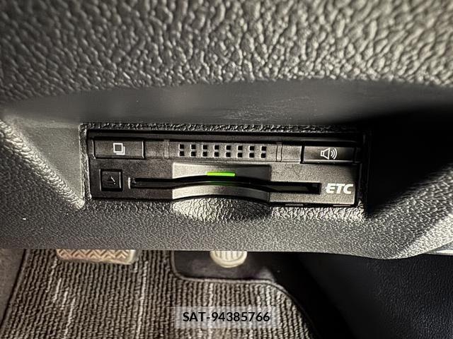 Toyota PRIUS 2016-02 7903245-18