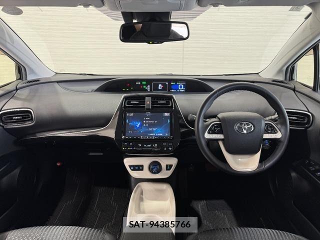 Toyota PRIUS 2016-02 7903245-1