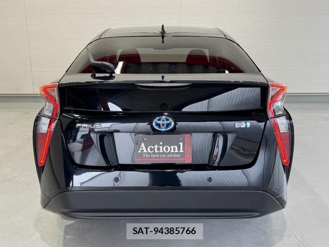 Toyota PRIUS 2016-02 7903245-4