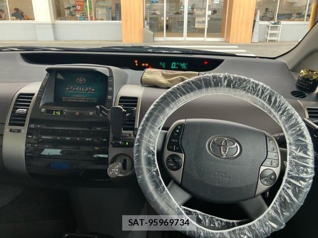 Toyota PRIUS 2004-11 7903253-16