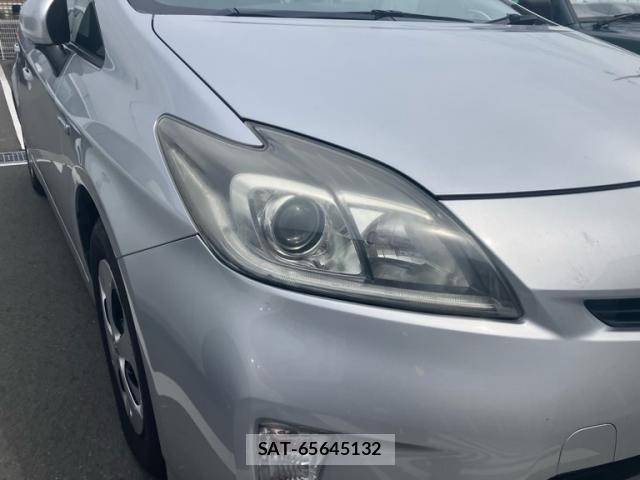 Toyota PRIUS 2013-06 7903252-2