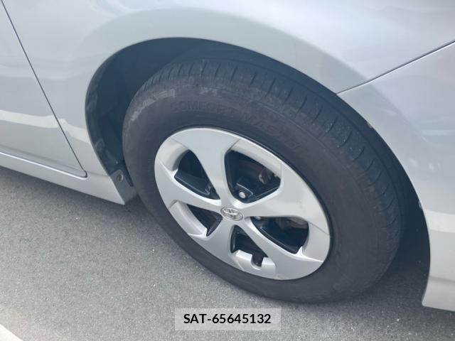 Toyota PRIUS 2013-06 7903252-3