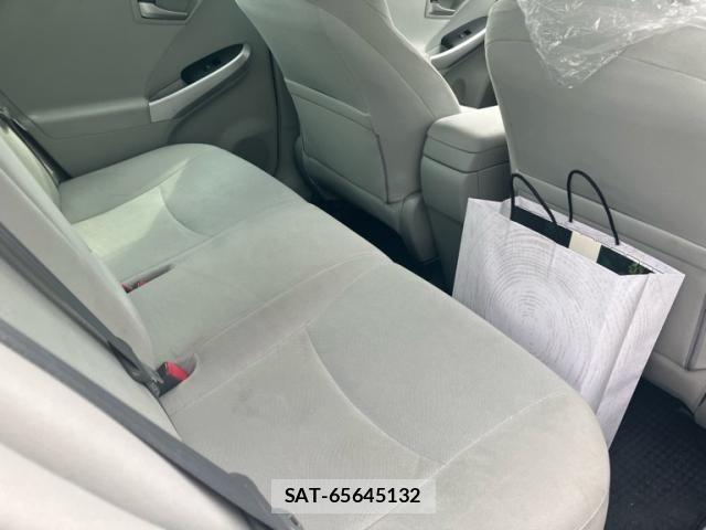 Toyota PRIUS 2013-06 7903252-7