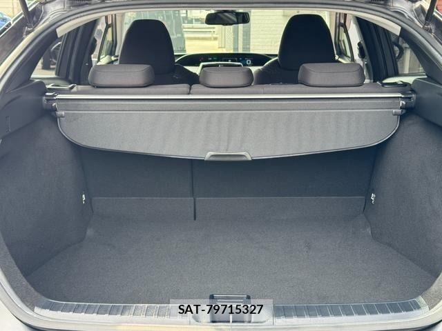 Toyota PRIUS 2016-04 7903247-12
