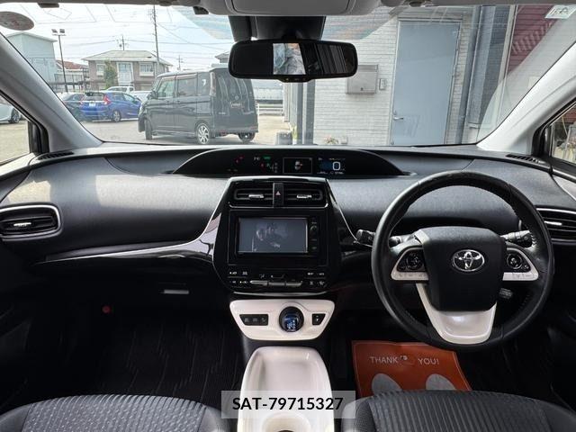 Toyota PRIUS 2016-04 7903247-1