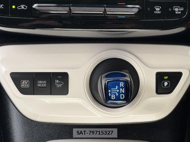 Toyota PRIUS 2016-04 7903247-25