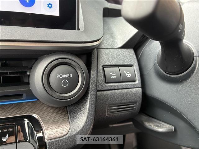 Toyota PRIUS 2024-09 7903234-17