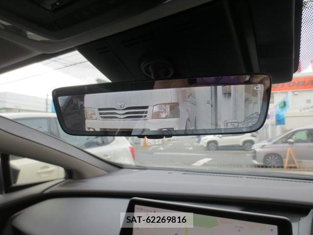 Toyota PRIUS 2023-05 7903240-11