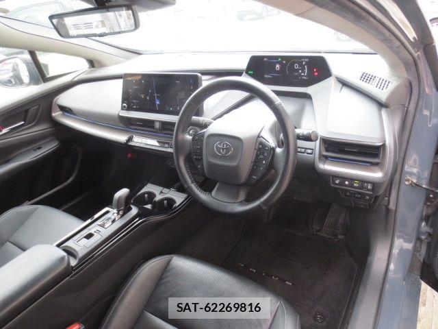 Toyota PRIUS 2023-05 7903240-1