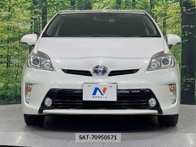 Toyota PRIUS 2015-12 7903246-13