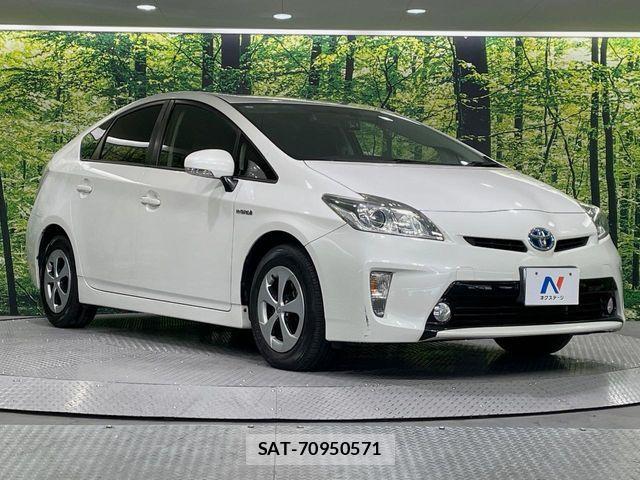 Toyota PRIUS 2015-12 7903246-15