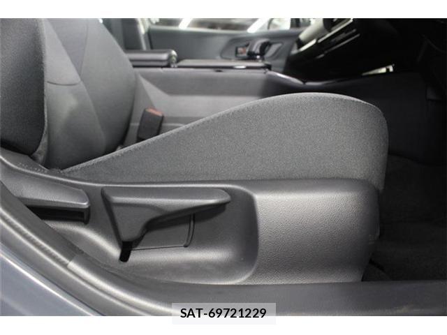 Toyota PRIUS 2024-03 7903238-25