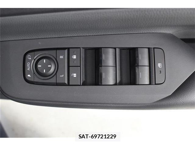 Toyota PRIUS 2024-03 7903238-27