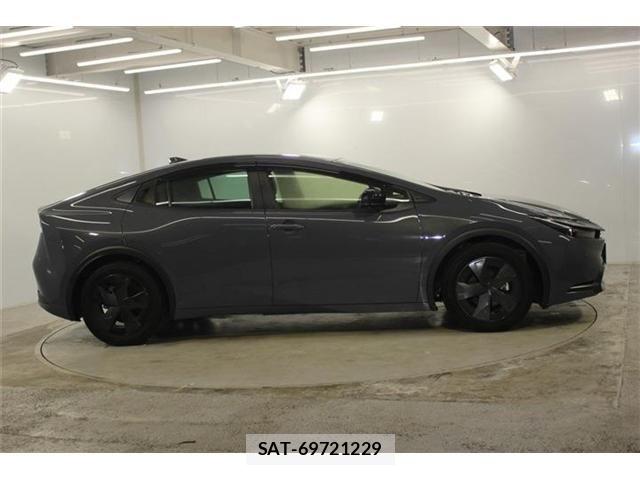Toyota PRIUS 2024-03 7903238-3