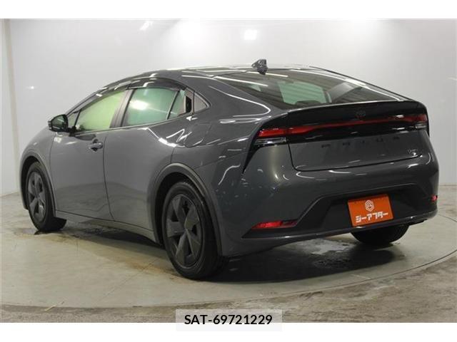 Toyota PRIUS 2024-03 7903238-6