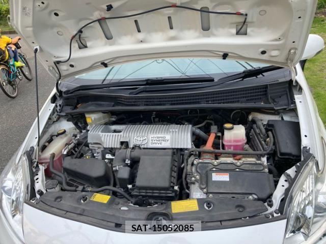 Toyota PRIUS 2013-05 7963342-14