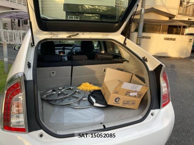 Toyota PRIUS 2013-05 7963342-15