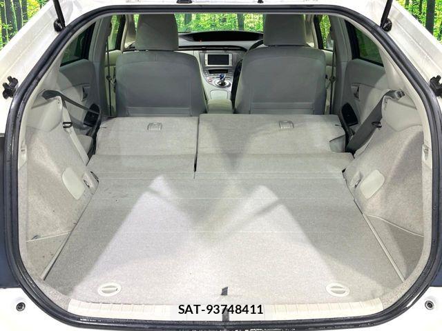 Toyota PRIUS 2013-07 7963336-9