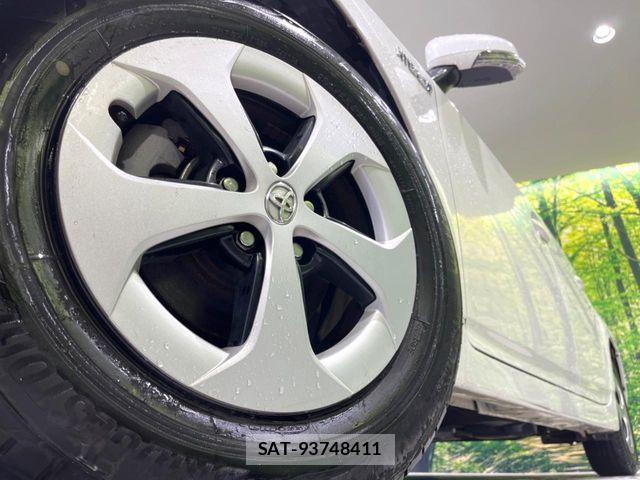 Toyota PRIUS 2013-07 7963336-12