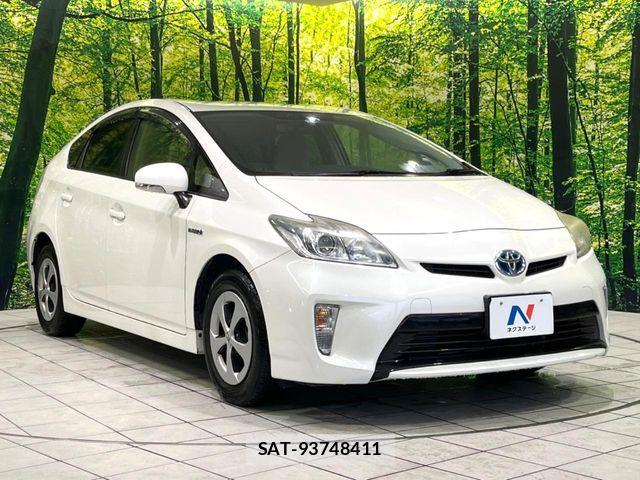 Toyota PRIUS 2013-07 7963336-15
