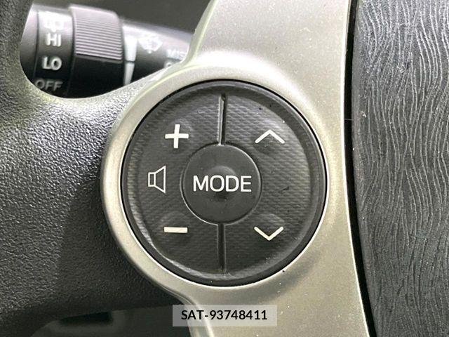 Toyota PRIUS 2013-07 7963336-5