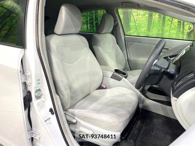 Toyota PRIUS 2013-07 7963336-7