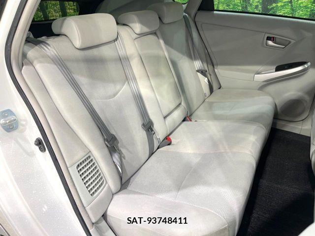Toyota PRIUS 2013-07 7963336-8
