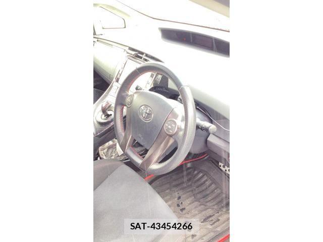 Toyota PRIUS 2015-03 7963339-13