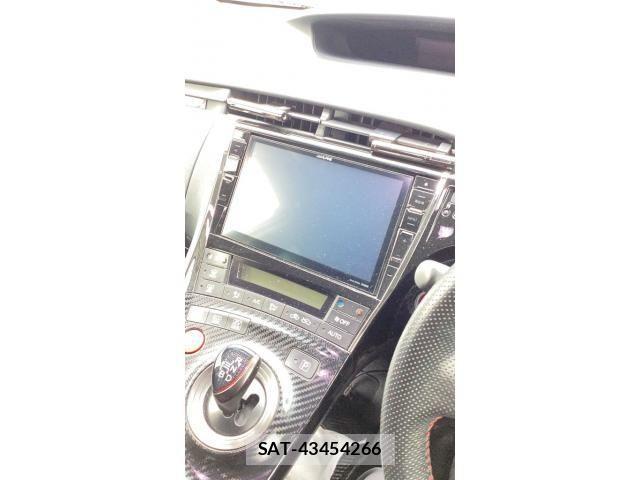 Toyota PRIUS 2015-03 7963339-15