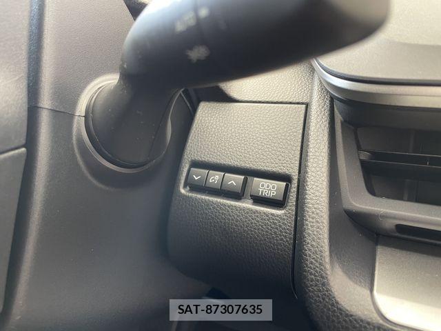 Toyota PRIUS 2023-11 7963320-18